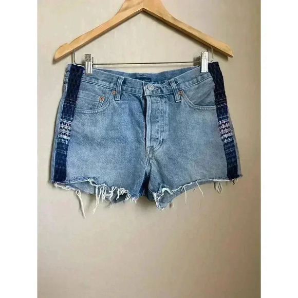 Levi's 501 Original Shorts Side Stripe Size 28 - Picture 1 of 13